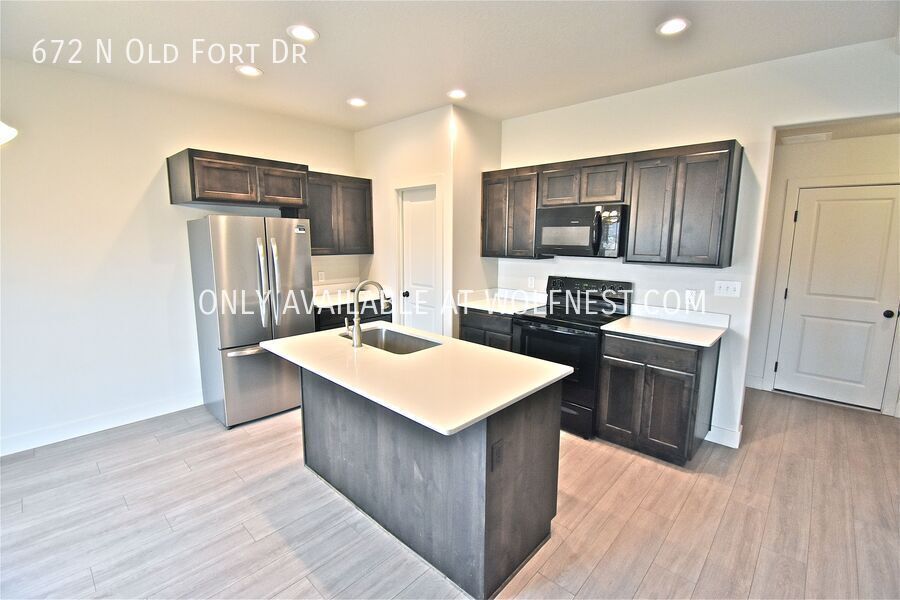 Spacious 5 Bed Spanish Fork Townhome! No Deposit Option! property image