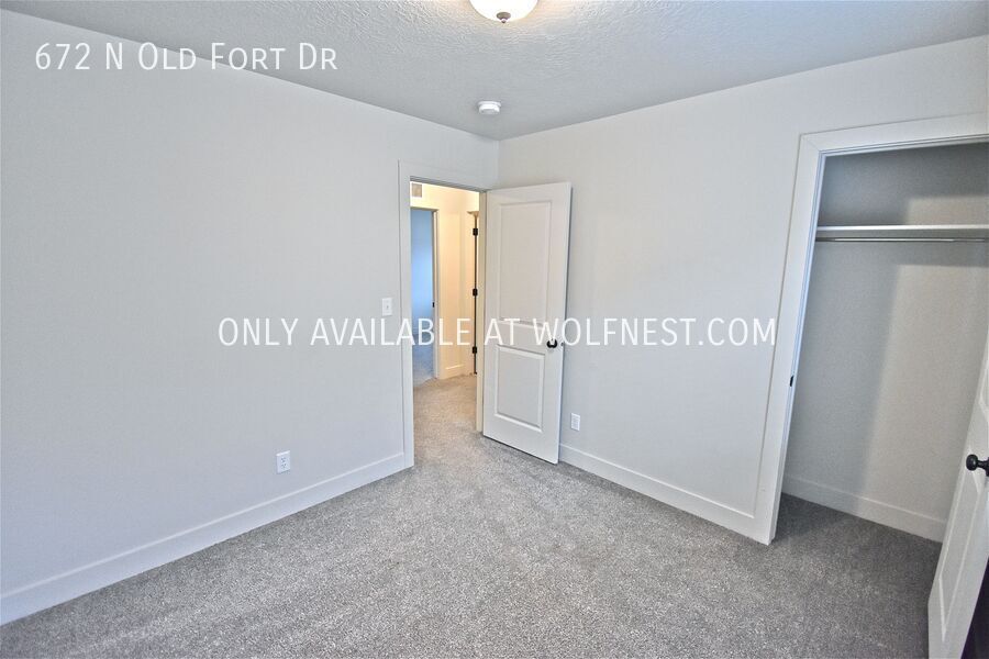 Spacious 5 Bed Spanish Fork Townhome! No Deposit Option! property image