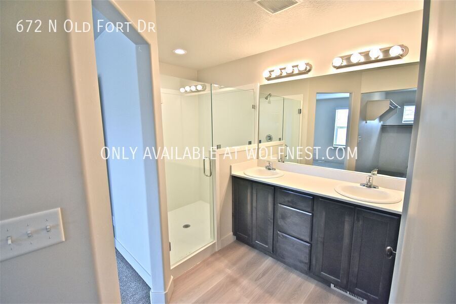 Spacious 5 Bed Spanish Fork Townhome! No Deposit Option! property image