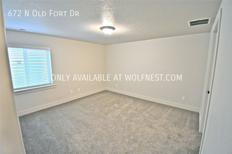 Spacious 5 Bed Spanish Fork Townhome! No Deposit Option! property image