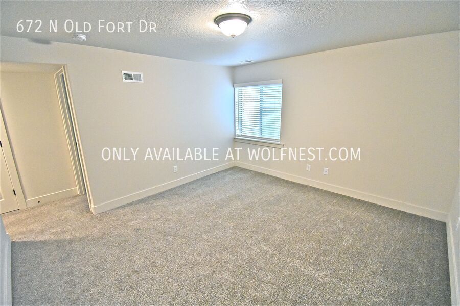 Spacious 5 Bed Spanish Fork Townhome! No Deposit Option! property image
