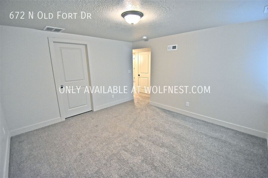 Spacious 5 Bed Spanish Fork Townhome! No Deposit Option! property image
