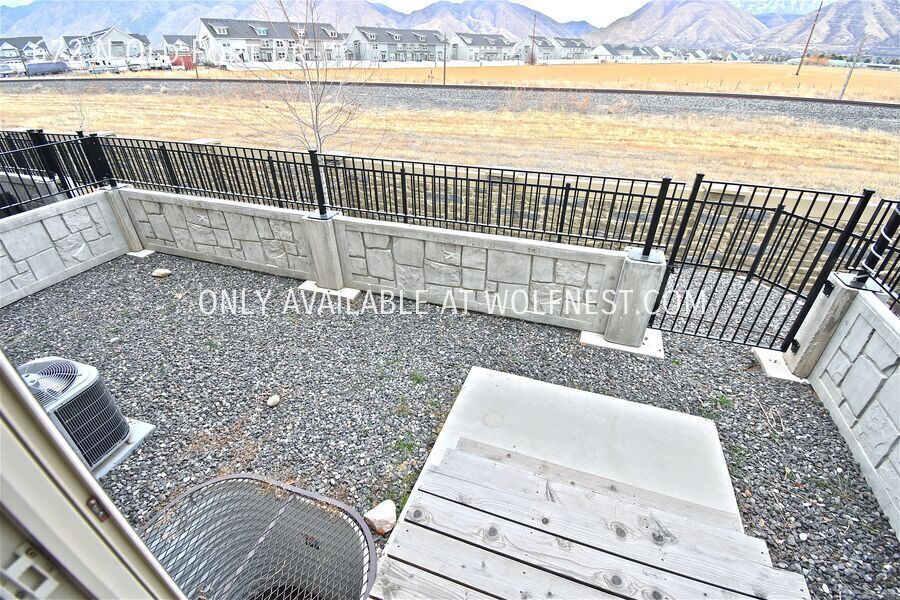 Spacious 5 Bed Spanish Fork Townhome! No Deposit Option! property image