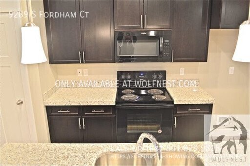 Stunning 3 Bedr Sandy Townhome! No Deposit Option! property image