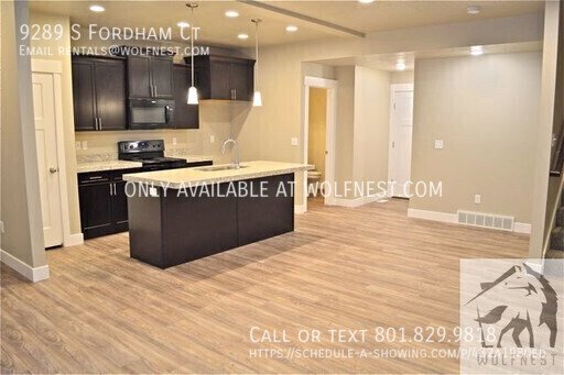 Stunning 3 Bedr Sandy Townhome! No Deposit Option! property image