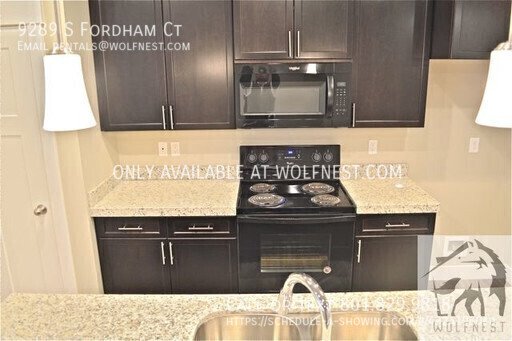 Stunning 3 Bedr Sandy Townhome! No Deposit Option! property image