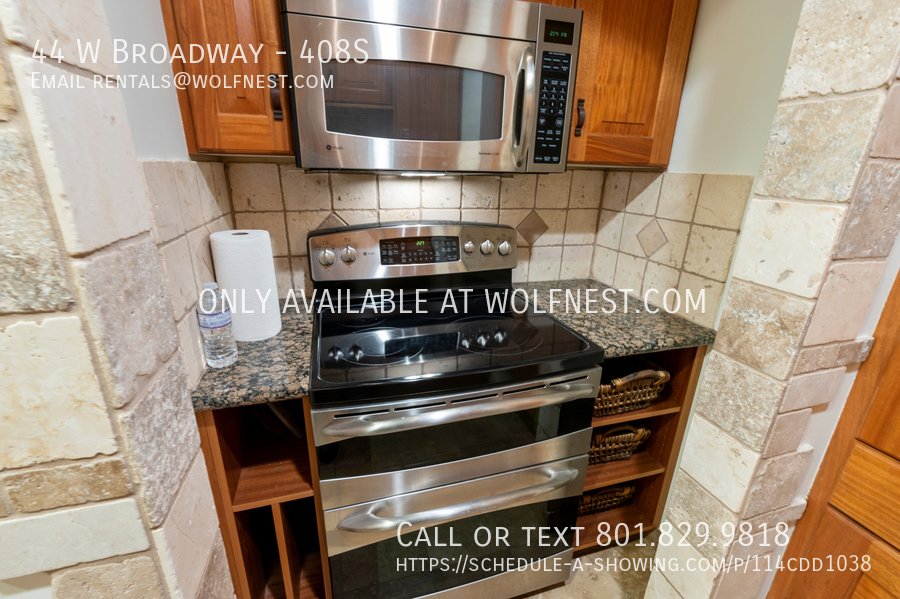 Luxurious 1 Bed Downtown Condo! No Deposit Option! property image
