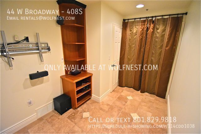 Luxurious 1 Bed Downtown Condo! No Deposit Option! property image