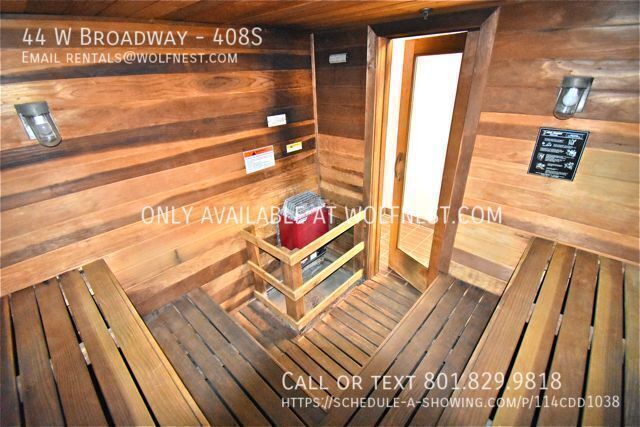 Luxurious 1 Bed Downtown Condo! No Deposit Option! property image