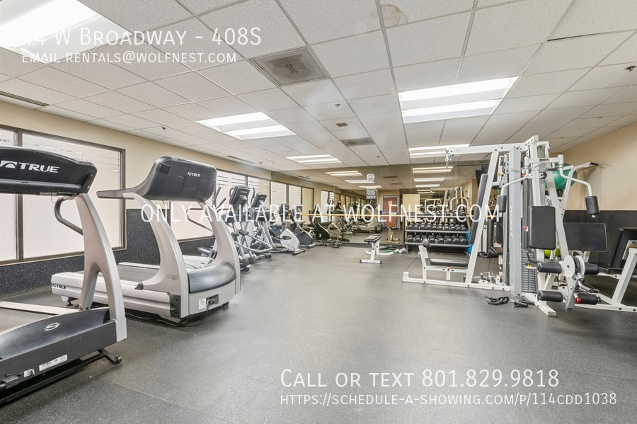 Luxurious 1 Bed Downtown Condo! No Deposit Option! property image