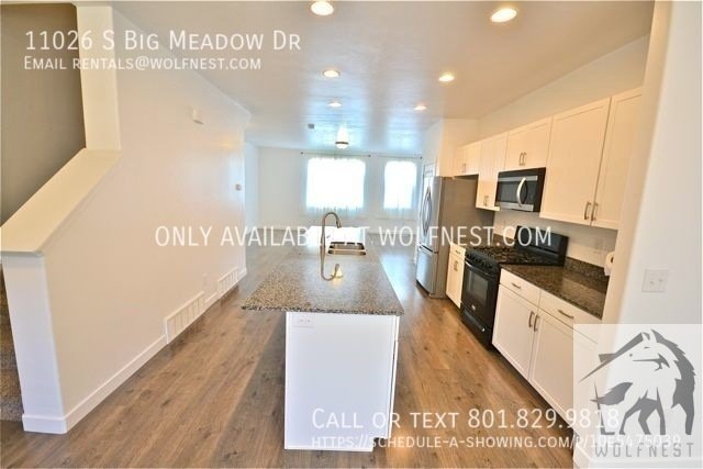 Marvelous 4 Bed South Jordan Townhome! No Deposit Option! property image