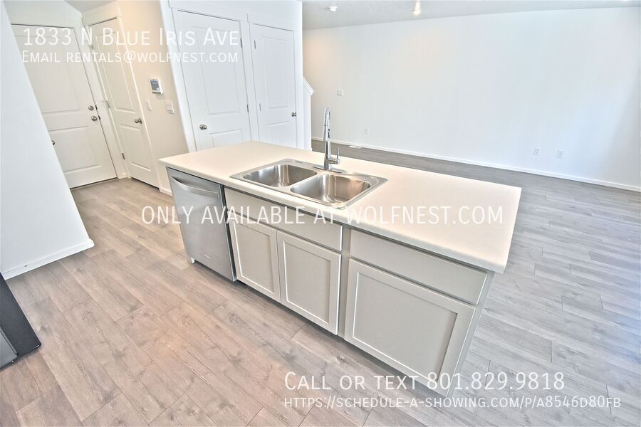 Beautiful 4 Bed Tooele Townhome! No Deposit Option! property image