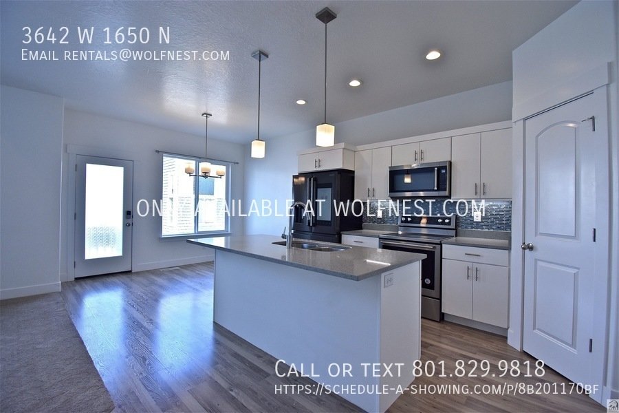 Gorgeous 3 Bed Lehi Townhome! No Deposit Option! property image