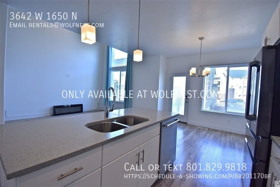 Gorgeous 3 Bed Lehi Townhome! No Deposit Option! property image