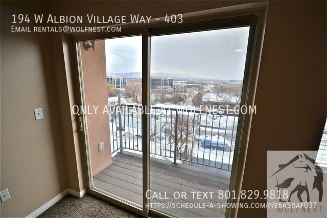 Lovely 2 Bedroom Sandy Condo! No Security Deposit Option! property image