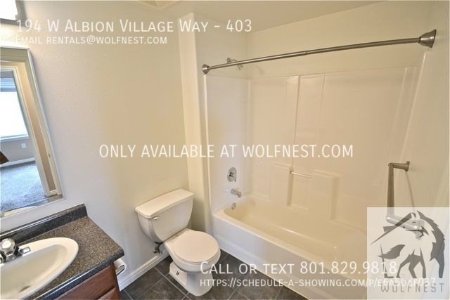 Lovely 2 Bedroom Sandy Condo! No Security Deposit Option! property image