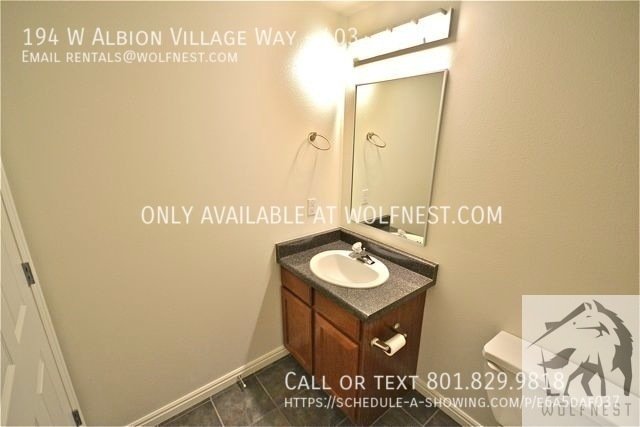 Lovely 2 Bedroom Sandy Condo! No Security Deposit Option! property image
