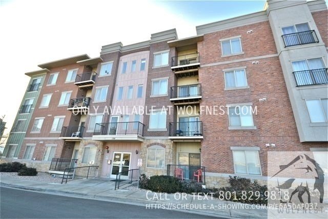 Lovely 2 Bedroom Sandy Condo! No Security Deposit Option! property image