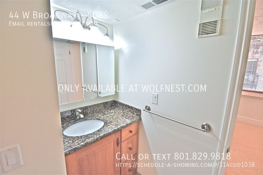 Luxurious 1 Bed Downtown Condo! No Deposit Option! property image