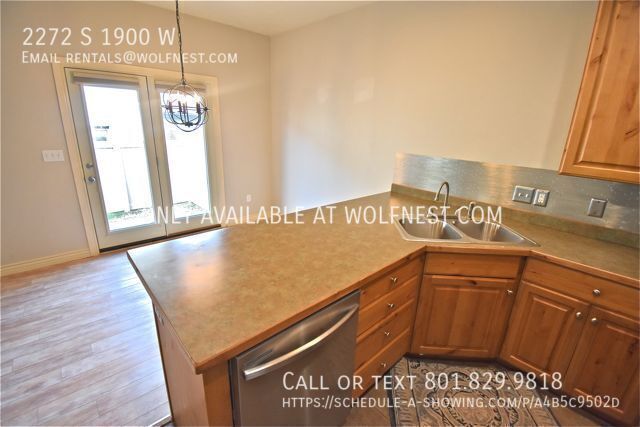 Wonderful 3 Bed Woods Cross Townhome! No Deposit Option! property image