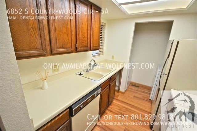 Stunning 1 Bed Midvale Condo! No Deposit Option! property image