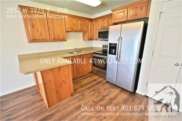 Lovely 3 Bed West Haven Townhome! No Deposit Option! property image
