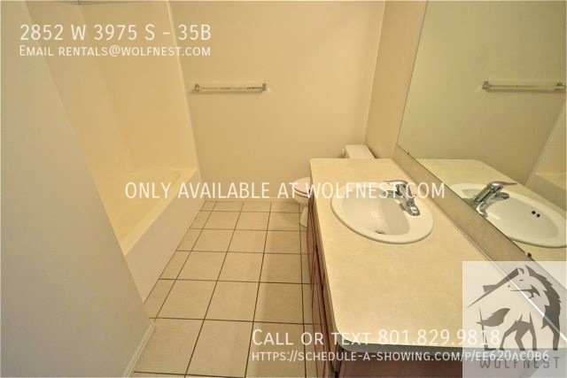 Lovely 3 Bed West Haven Townhome! No Deposit Option! property image