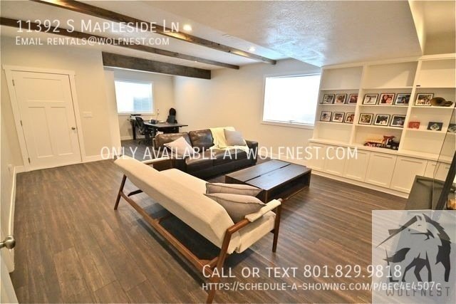 Incredible 5 Bed Sandy Townhome! No Deposit Option! property image