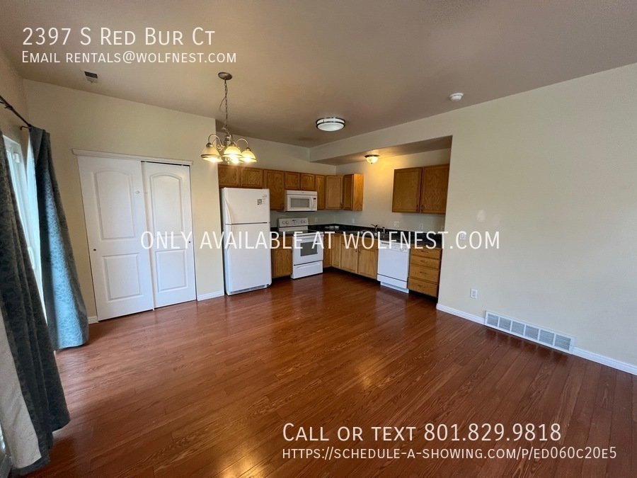 Lovely 3 Bed West Valley Townhome! No Deposit Option! property image