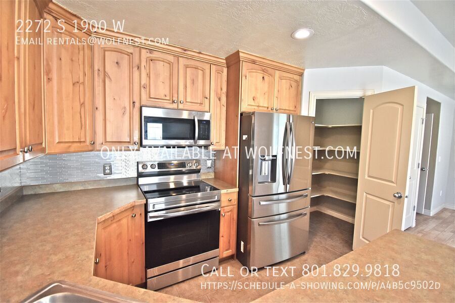 Wonderful 3 Bed Woods Cross Townhome! No Deposit Option! property image