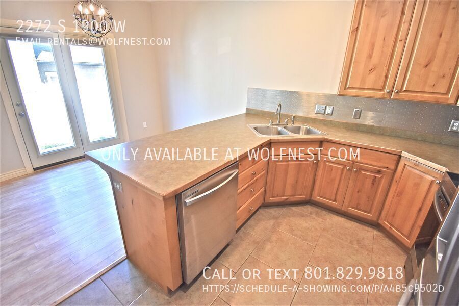 Wonderful 3 Bed Woods Cross Townhome! No Deposit Option! property image