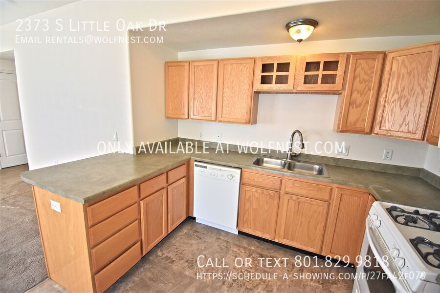 Lovely 3 Bed West Valley Townhome! No Deposit Option! property image