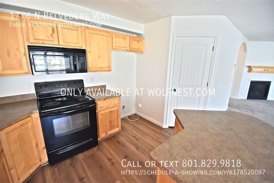 Beautiful 3 Bed Layton Home! No Deposit Option! property image