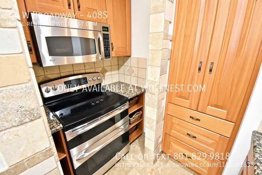 Luxurious 1 Bed Downtown Condo! No Deposit Option! property image