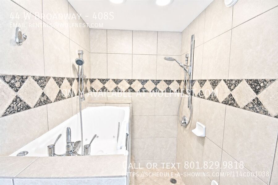Luxurious 1 Bed Downtown Condo! No Deposit Option! property image