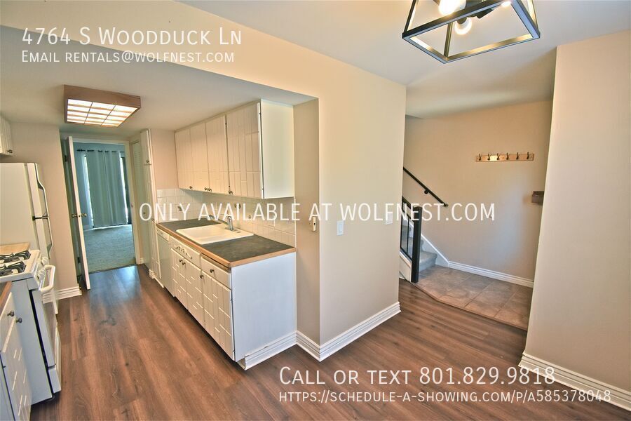 Stunning 2 Bed Holladay Townhome! No Security Option! property image
