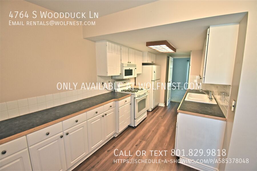 Stunning 2 Bed Holladay Townhome! No Security Option! property image