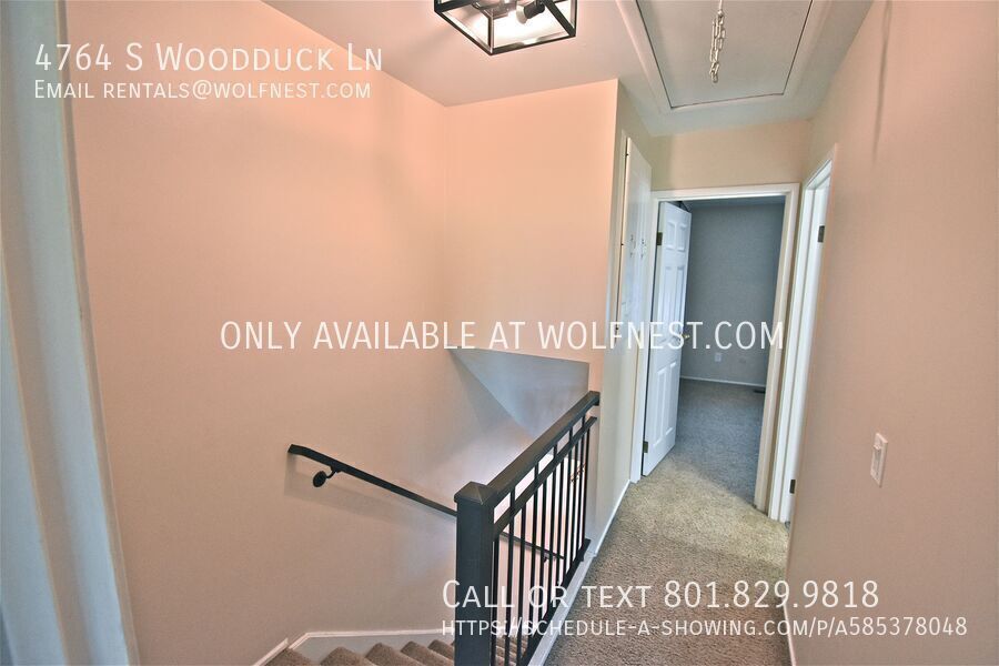 Stunning 2 Bed Holladay Townhome! No Security Option! property image