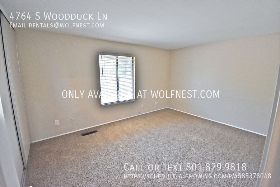 Stunning 2 Bed Holladay Townhome! No Security Option! property image