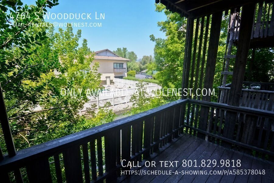 Stunning 2 Bed Holladay Townhome! No Security Option! property image