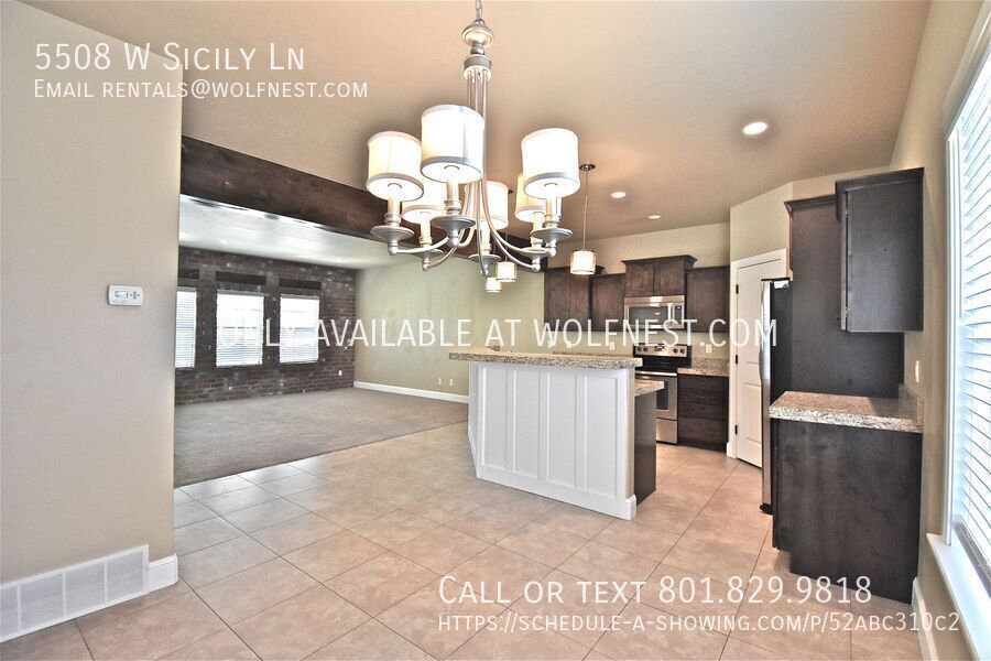 Sensational 3 Bed Highland Townhome! No Deposit Option! property image