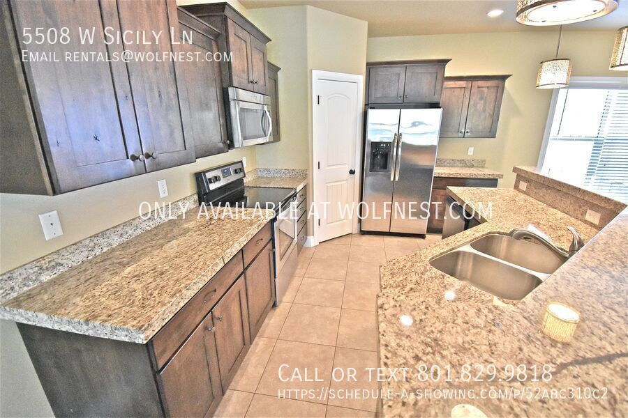 Sensational 3 Bed Highland Townhome! No Deposit Option! property image