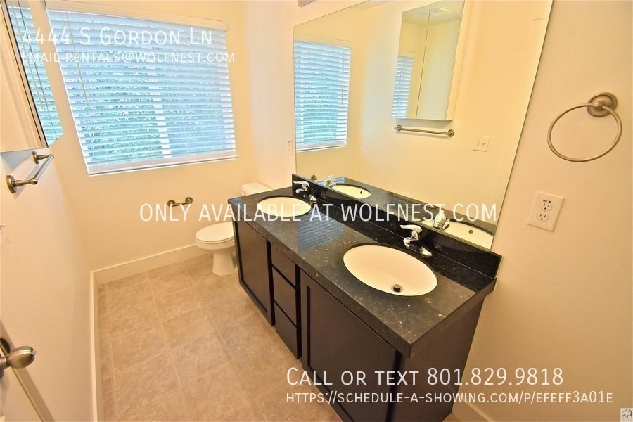 Spacious 3+ Bed Murray Townhome! No Deposit Option! property image