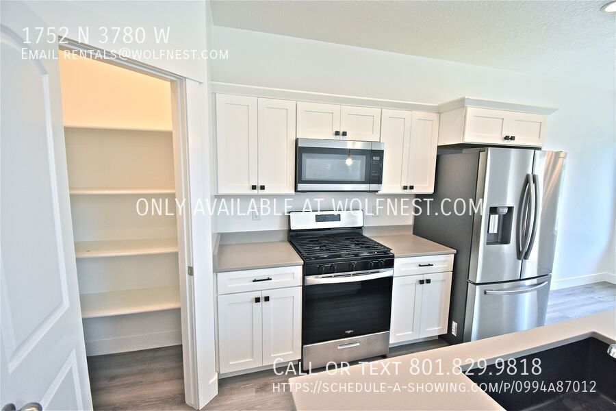 Stunning 4 Bed Lehi Townhome! No Deposit Option! property image