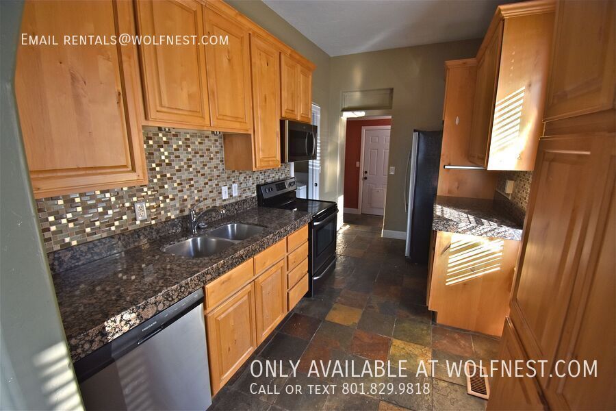 Beautiful 3 Bed 9th & 9th Home! No Deposit Option! property image