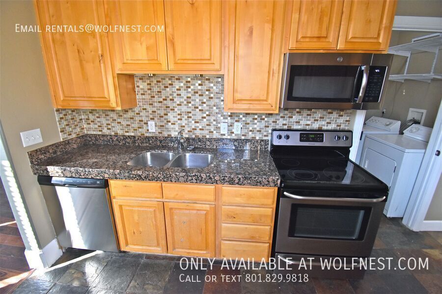 Beautiful 3 Bed 9th & 9th Home! No Deposit Option! property image