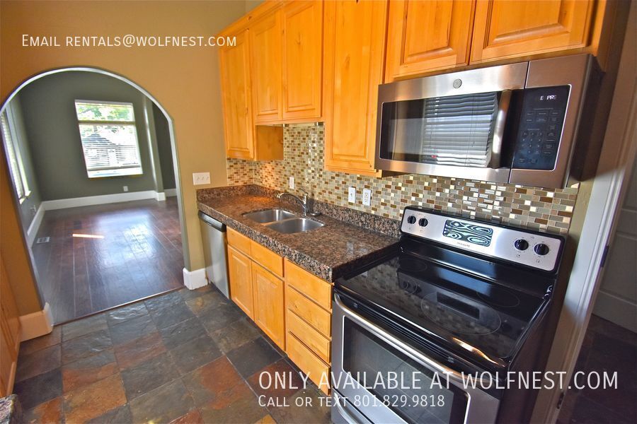 Beautiful 3 Bed 9th & 9th Home! No Deposit Option! property image