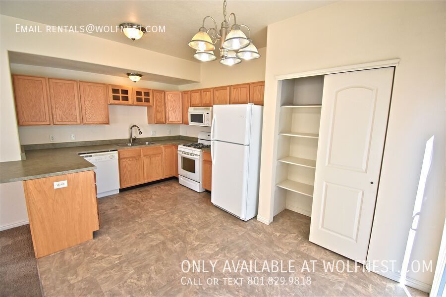 Lovely 3 Bed West Valley Townhome! No Deposit Option! property image