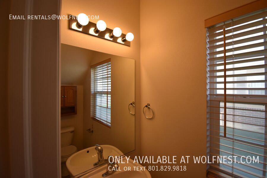 Lovely 3 Bed West Valley Townhome! No Deposit Option! property image