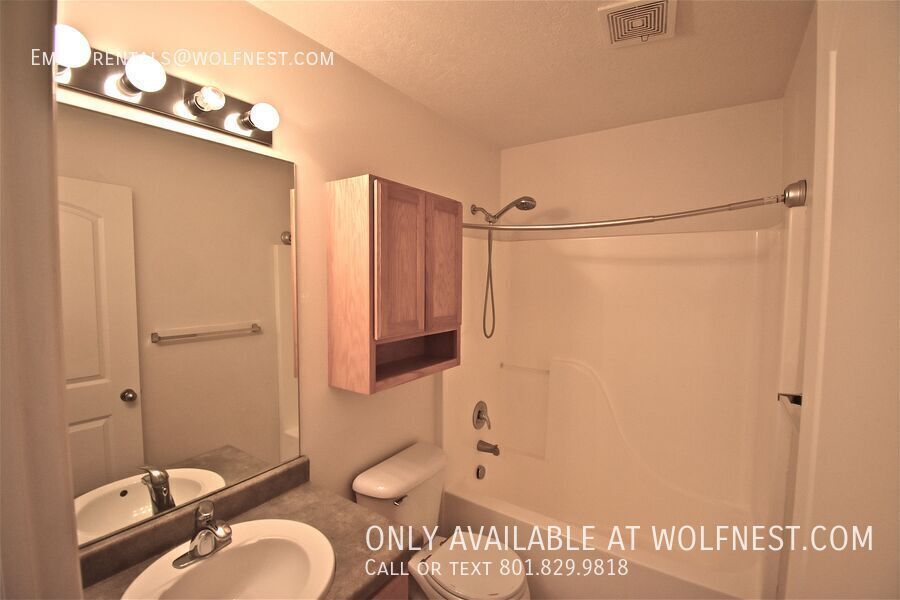 Lovely 3 Bed West Valley Townhome! No Deposit Option! property image